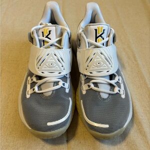 Men’s Nike Kyrie Low 3 Glow Eclipse Basketball Shoes